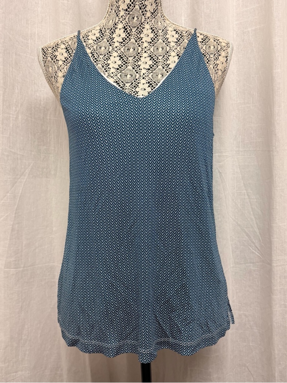 3/$30 🌺 H&M V-Neck Cami